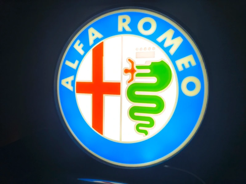 Alfa Romeo 4 cores — imagem 9